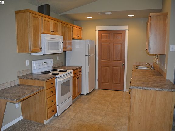 3rd image of 14019 NE 20th Ave APT 42E