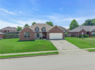 450 Beasley Dr, Centerton, AR 72719