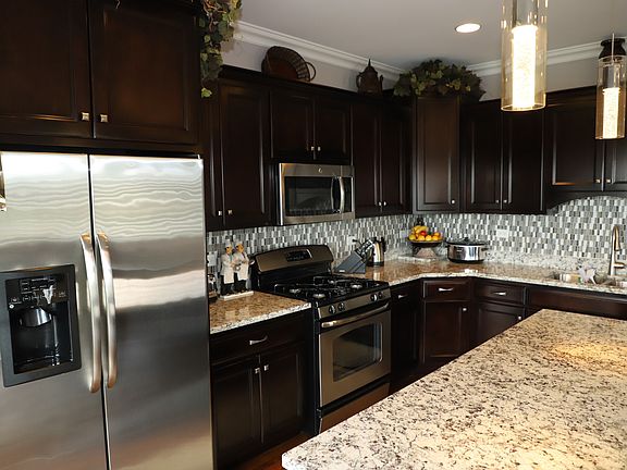 3rd image of 17944 Fountain Cir