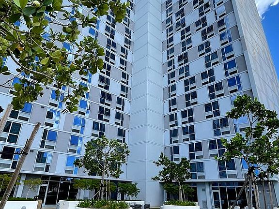 5th image of 988 Halekauwila St #3112