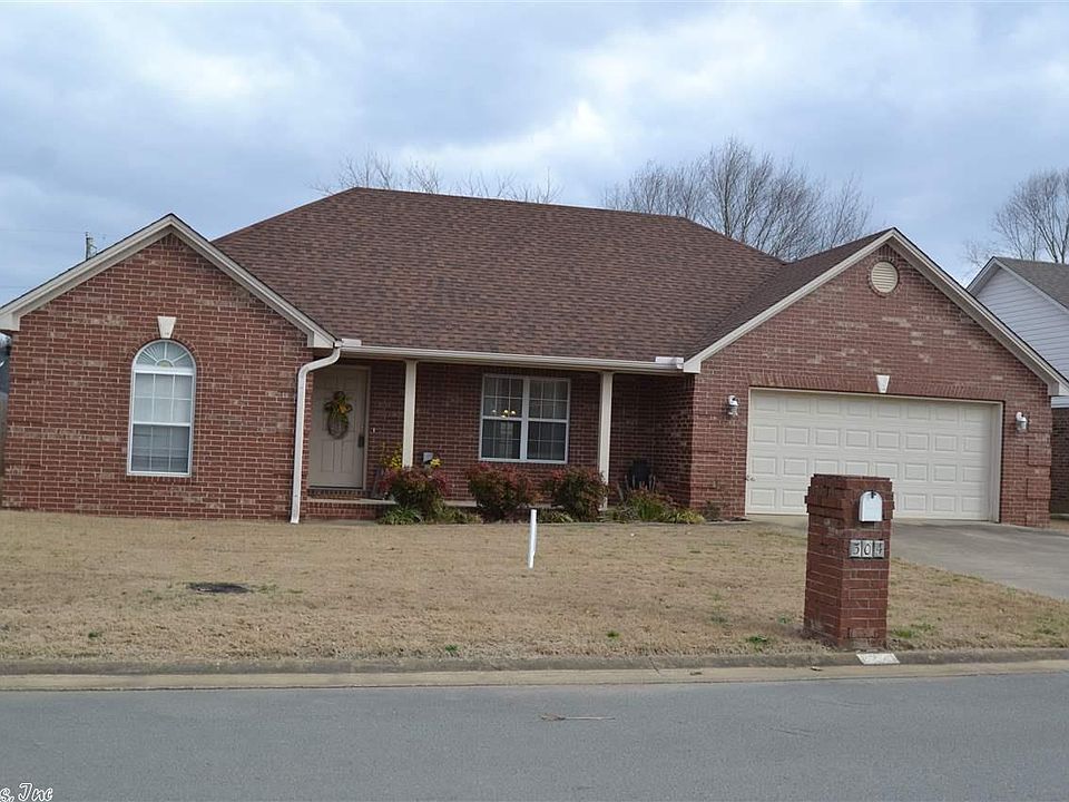 1st image of 304 Crain Dr
