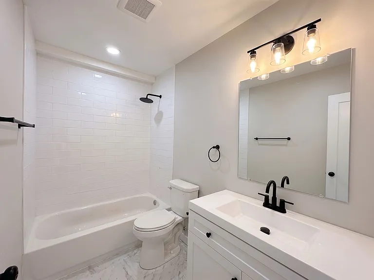358 Campbell Ave — Photo 4
