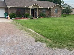 305 W 4th St, Duke, OK 73532