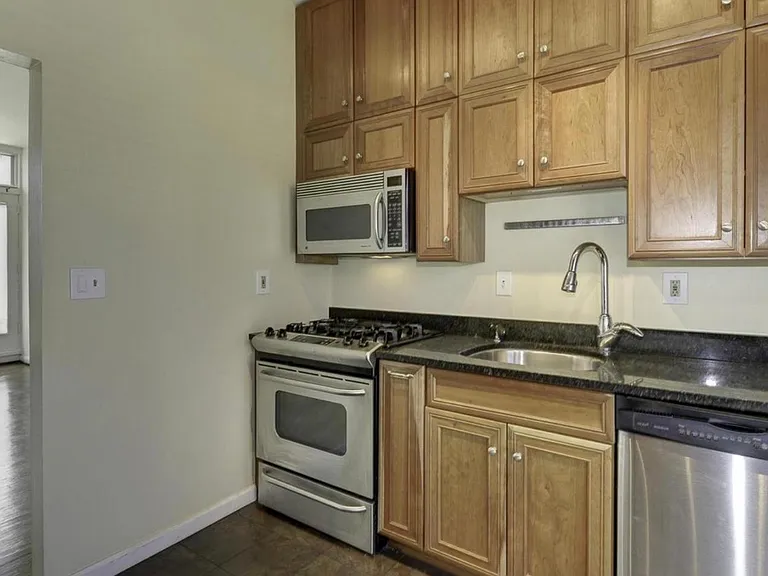 821 Delaware Ave SW #A — Photo 9