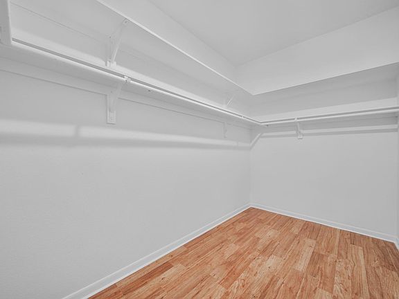 5th image of 1408 Hughes St #11