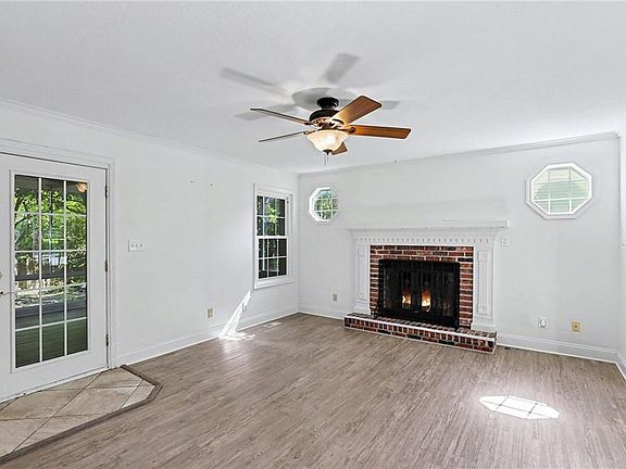 5th image of 722 Deerfield St