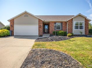 7004 Stallion Dr, Edwardsville, IL 62025