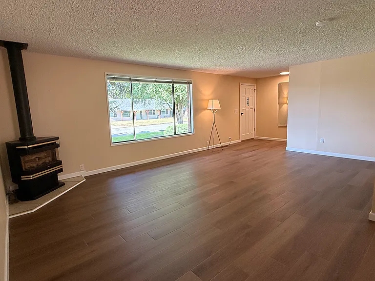 13410 E 7th Ave — Photo 3