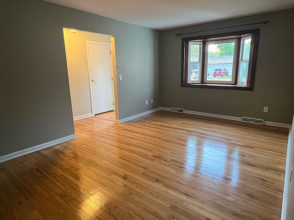 4th image of 317 Mary Ave