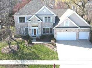 1248 N Lakeview Dr, Palatine, IL 60067
