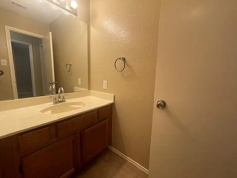 1226 W Hudgins St — Photo 22