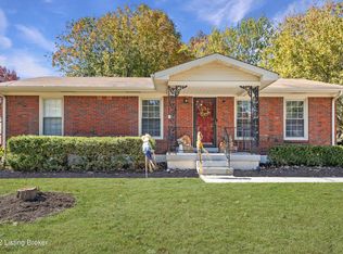 2210 Steeplechase Dr, Jeffersontown, KY 40299