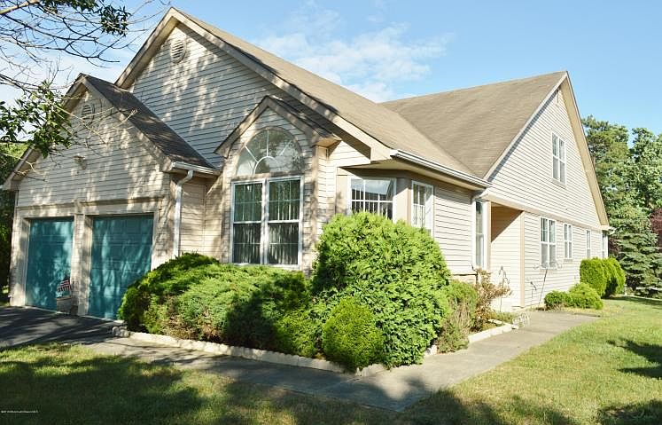 1st image of 2402 Woodbine Ln