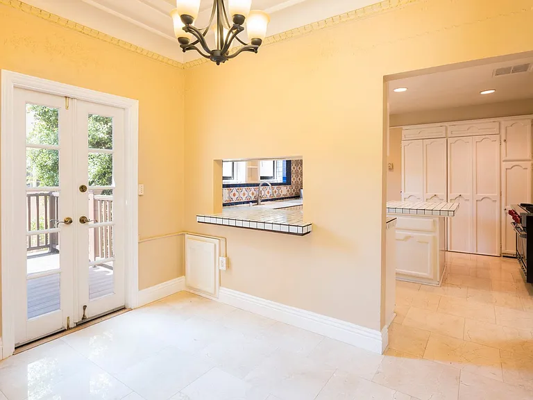 223 S Gale Dr — Photo 6