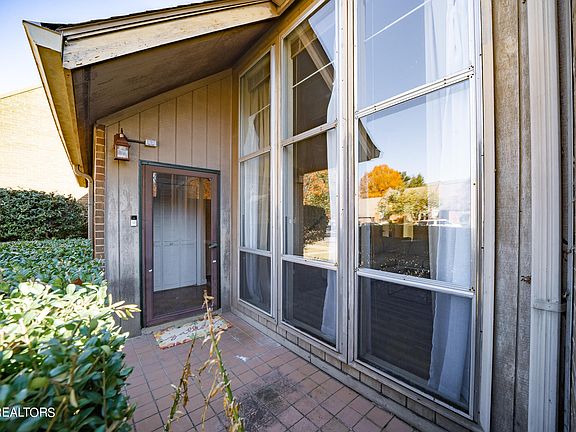 3rd image of 514 Canberra Dr #24