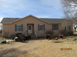106 Moreland St, Plains, TX 79355