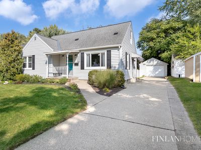 1548 Gladstone Dr SE, Grand Rapids, MI, 49506