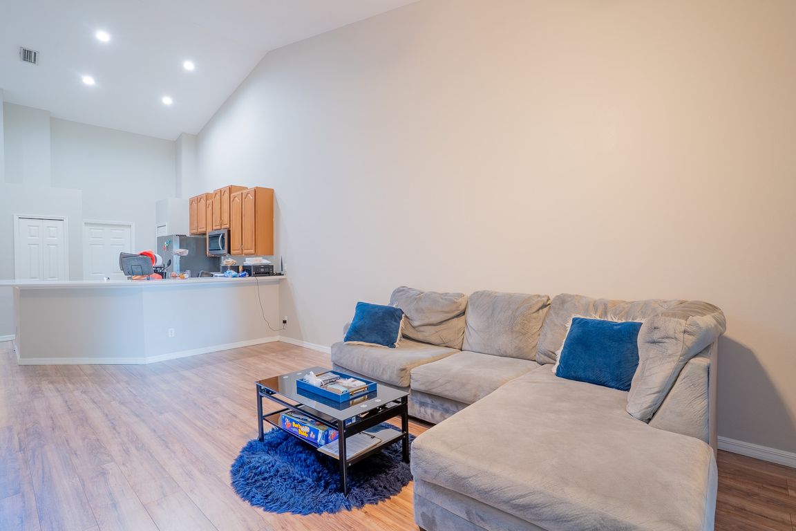 next background image