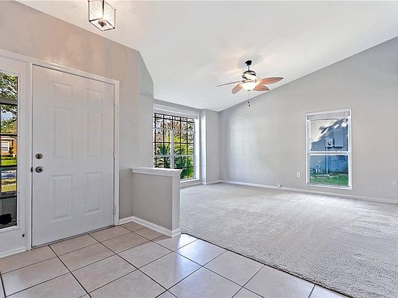 4th image of 3072 Eglington Dr