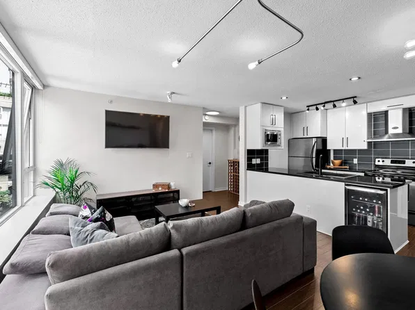 633 Abbott St #306, Vancouver, BC V6B 0J3
