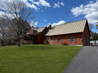 252 Maple Ave, Farmington, ME 04938