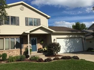 1002 Pasadena Pkwy, Waunakee, WI 53597