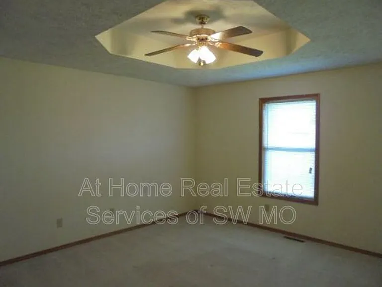 3724 W Ridgeway St — Photo 8