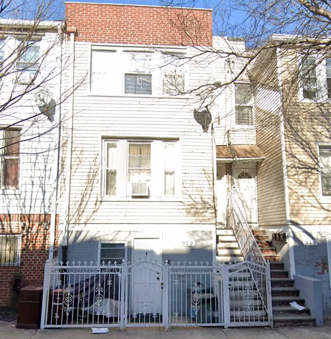 3 bed, $3,752 — Photo 1