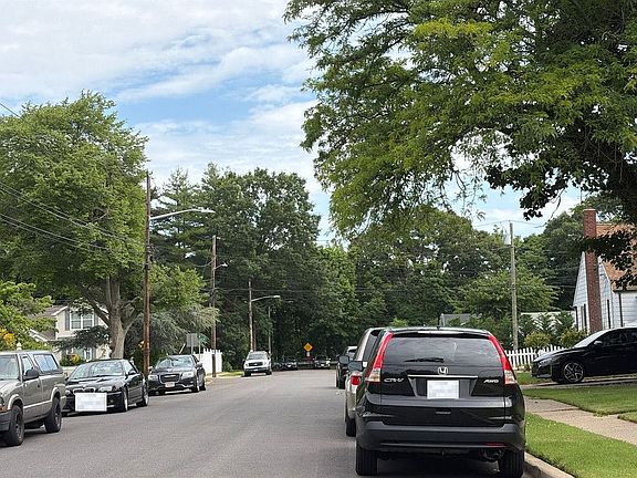 4th image of 1062 Central Ave