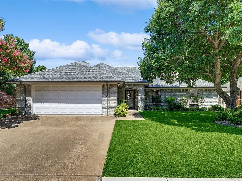 1st image of 307 Creekside Dr