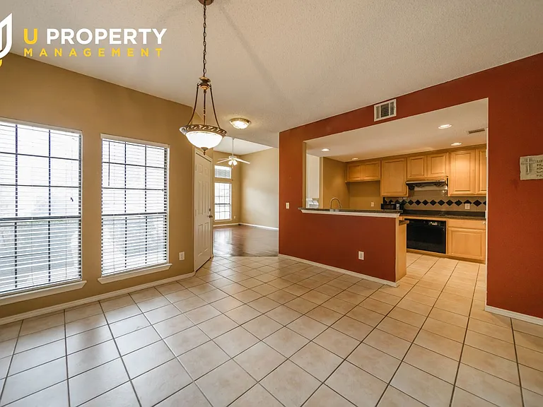 3325 Devonshire Dr — Photo 9