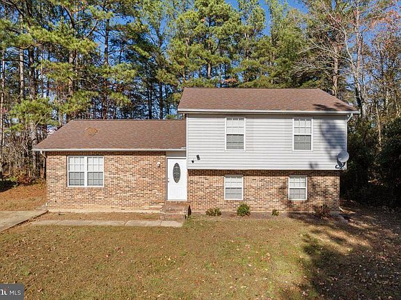 2nd image of 21541 Warwick Ct