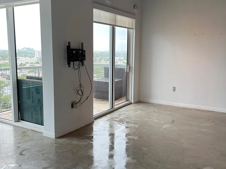 10 SW South River Dr #1712 — Photo 12