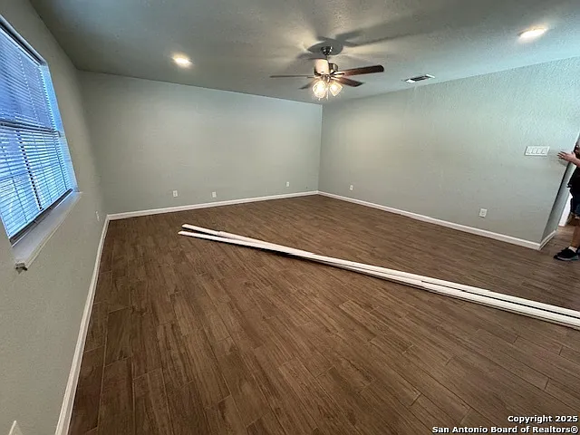 1067 Rayburn Dr — Photo 27