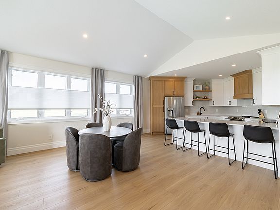 2nd image of 8079 Wascana Gardens Cres