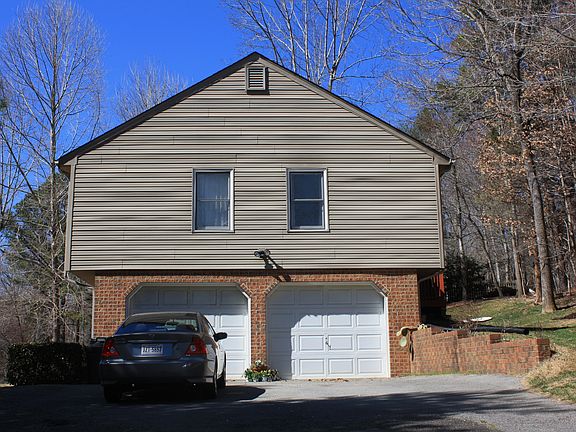 2nd image of 207 Chadwick Dr