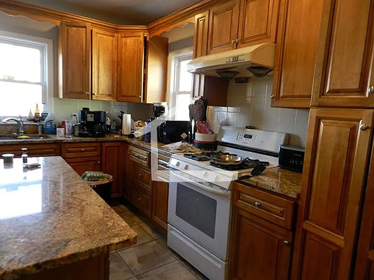 32 Long Ave #32 — Photo 1