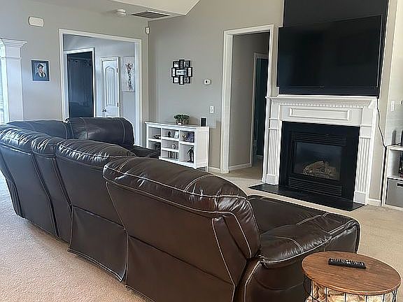 Living Room / Gas Fireplace