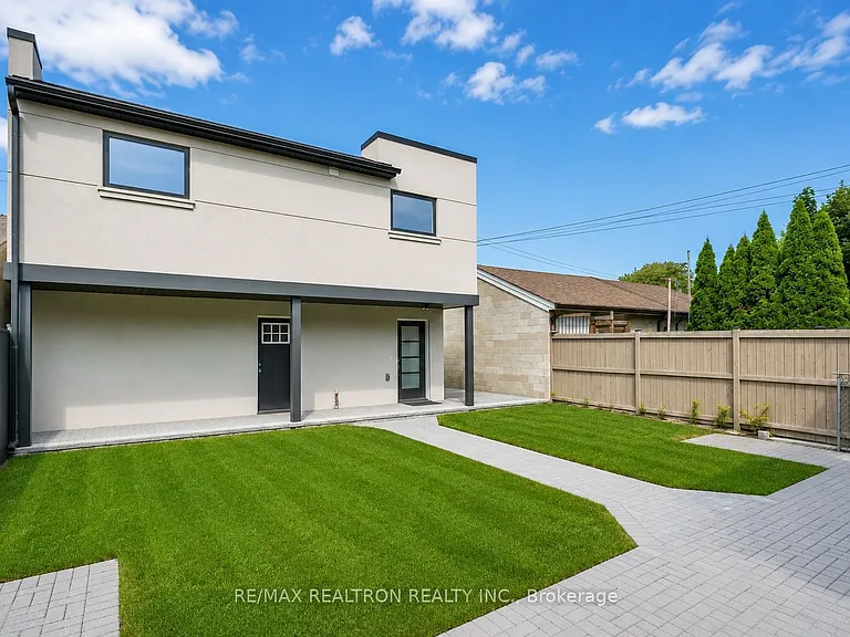 230 Boon Ave #LANEWAY — Photo 3