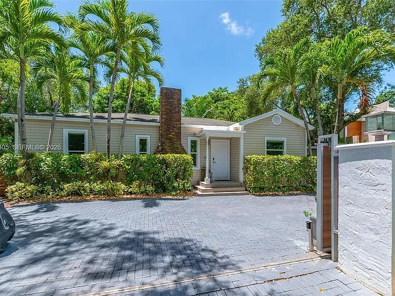 3610 S Douglas Rd — Photo 34