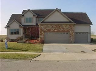 7214 W Ridge Ln, Cherry Valley, IL 61016