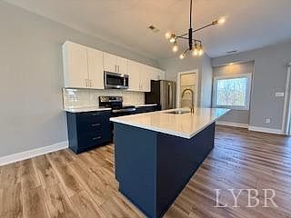 4th image of 420 Breezewood Dr #209