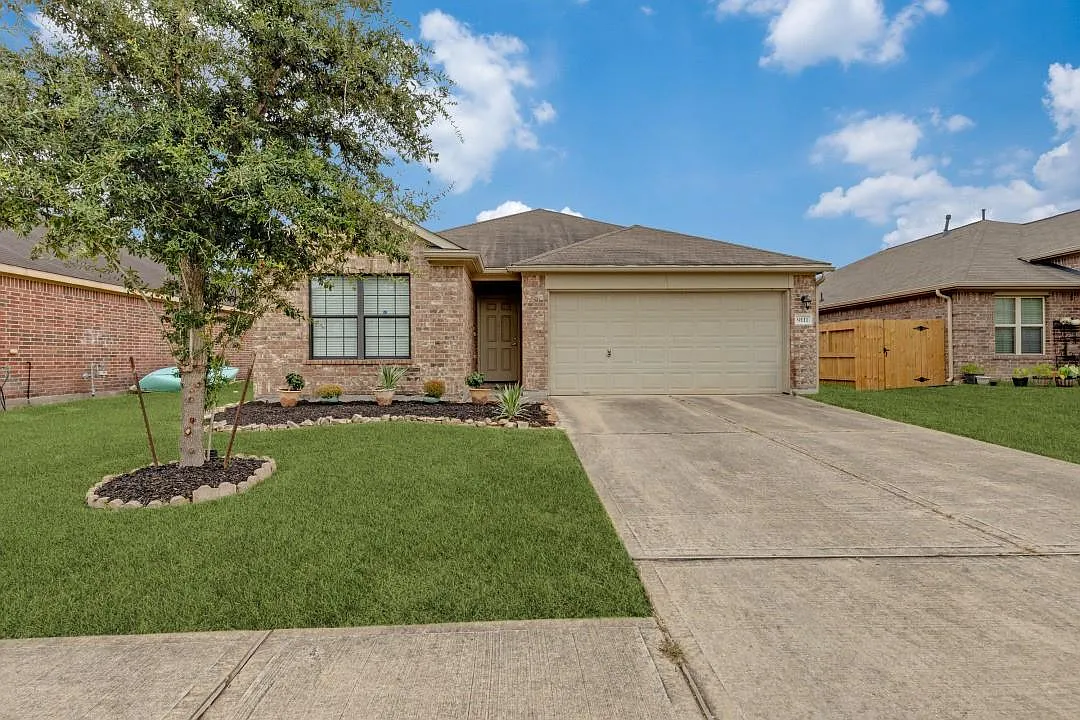 3 bed, 2.0 bath, 1620 sqft, $1,900 — Photo 1