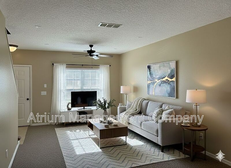 1st image of 325 Wilton Cir