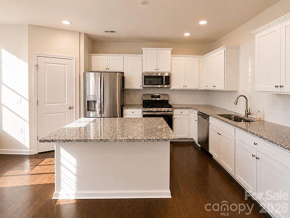 4th image of 327 Willowsford Dr