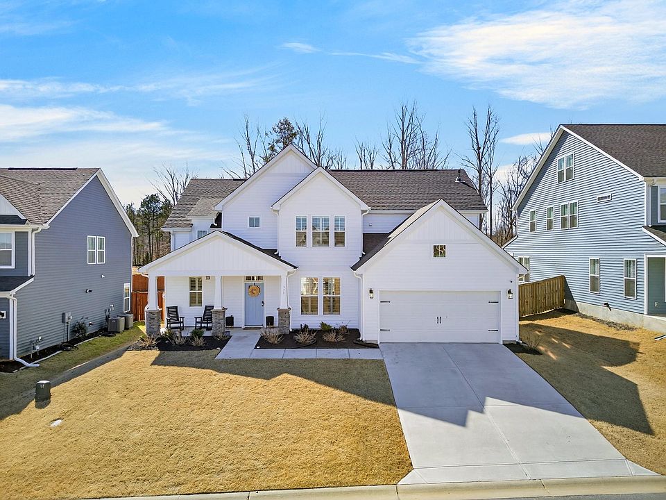 1st image of 373 Fenwick Dr