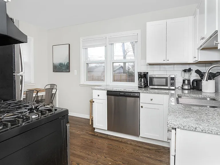 3340 Edgeworth St — Photo 11