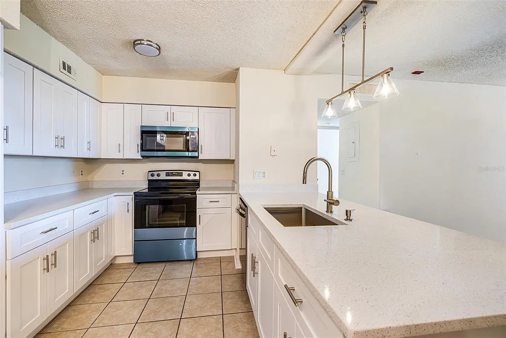 1 bed, 1.0 bath, 680 sqft, $1,950 — Photo 1