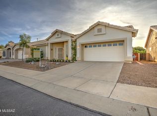 9051 N Lawndale Dr, Tucson, AZ 85743