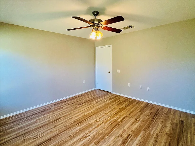 7424 Cayenne Ln — Photo 8